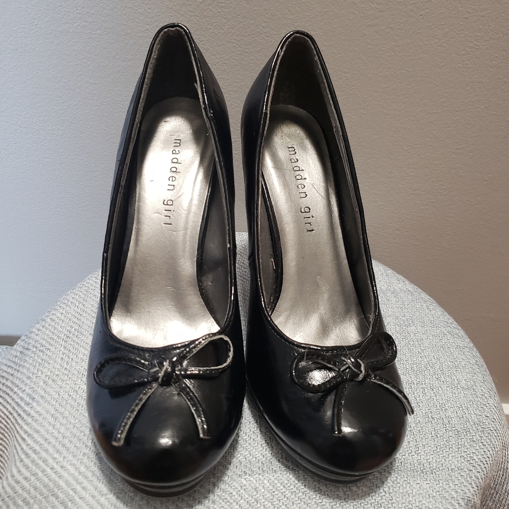 Steve Madden Black Patent Platform 4" Heel Sz 7.5
